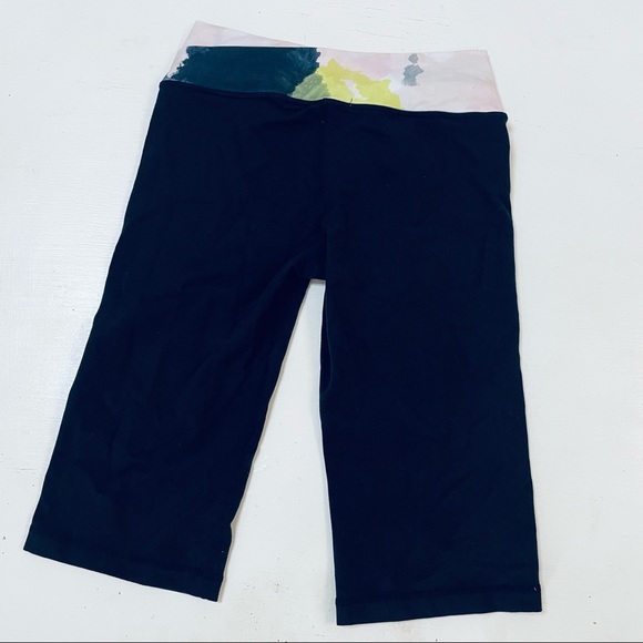 Lululemon Black Capri Leggings Stretchy size 8 - Picture 2 of 8